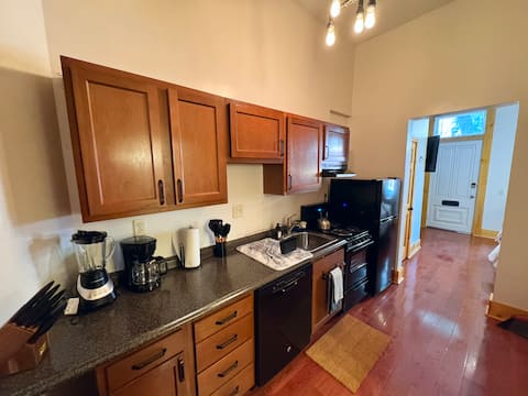 Successful Airbnb property: Downtown Apt | Free Parking & W/D in West End