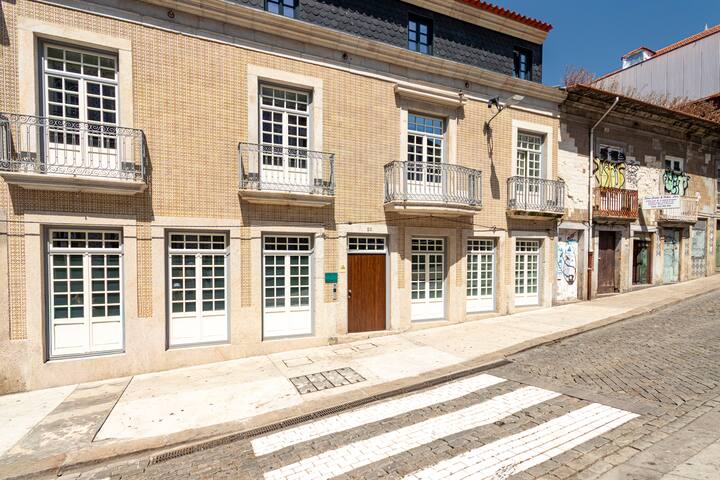 Porto Old Town – 2Bed 2Bath Apt! gallery image 3