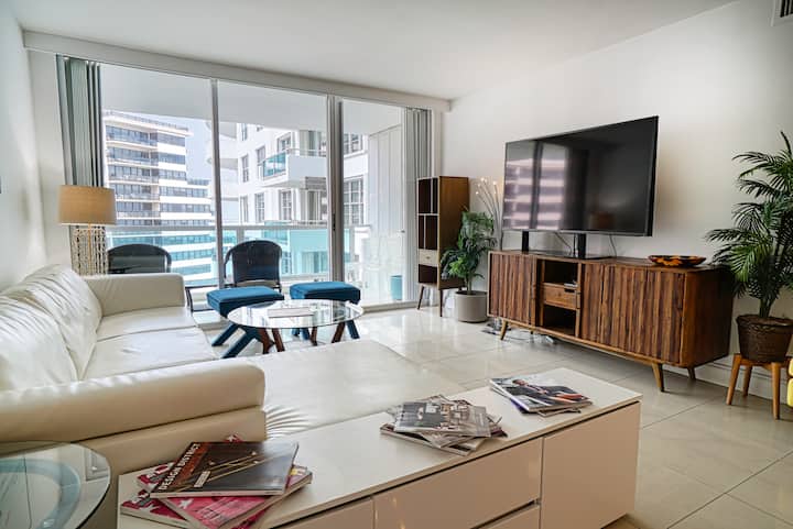 Beachfront 2bedroom, Free Parking & Beach Services - Miami Beach