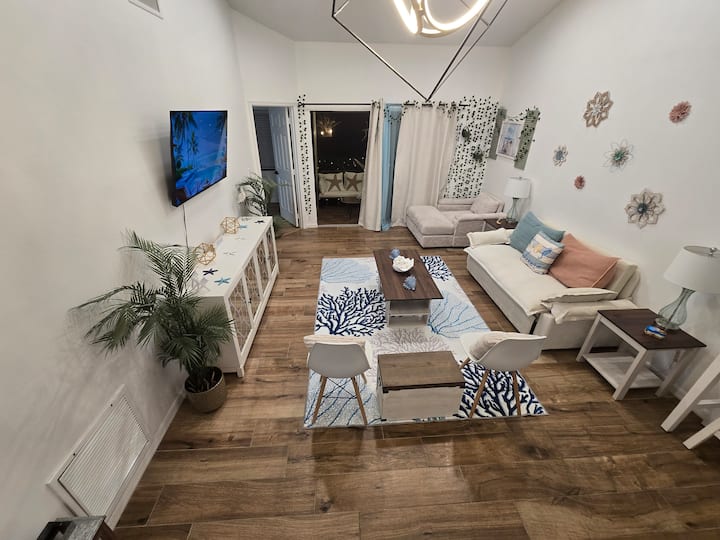 Paradise Villa - Titusville, FL