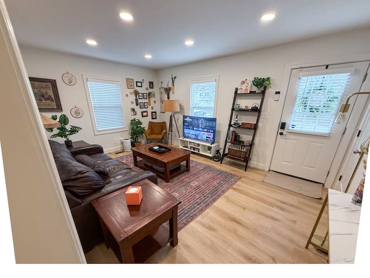 Cozy 2br Escape | W/d + King Bd | 10 M To Downtown - Nashville, TN