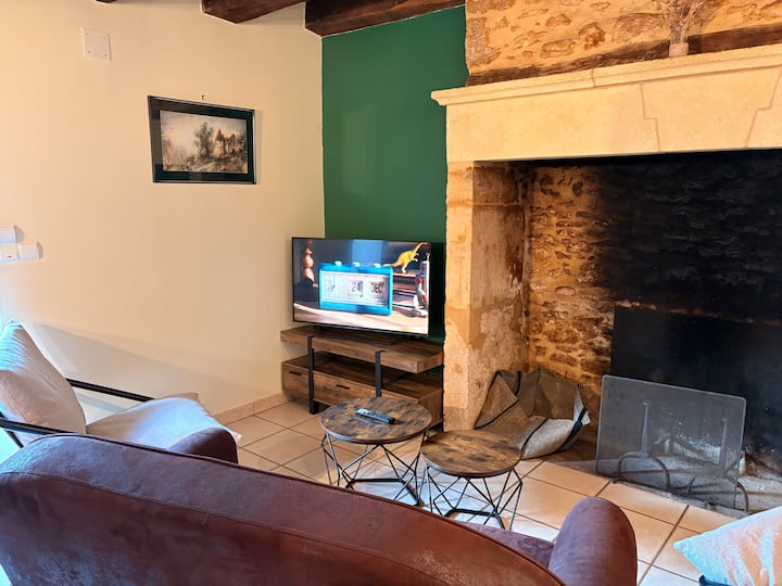 Le Sorbier : Maison Avec Spa, Lascaux - Périgord - Dordogne