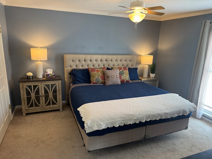 Stylish 1-bedroom Plaza Retreat With Pool - 43 - Kansas City, MO