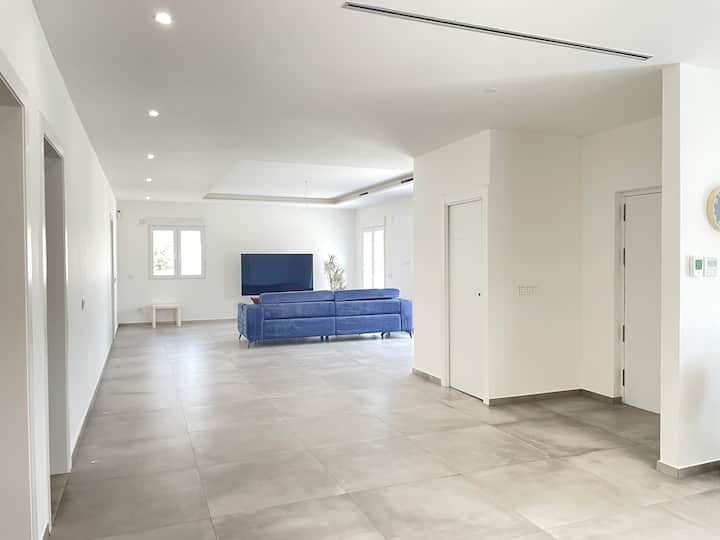 Casa Moderna, Amplia Y Elegante - Elche