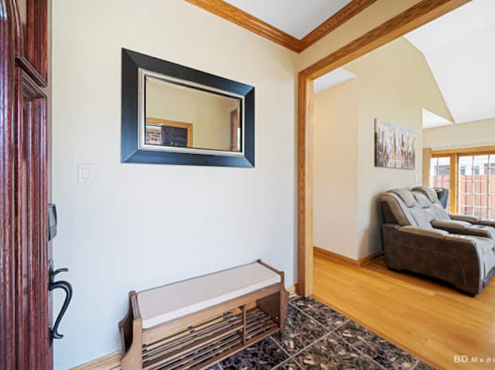 Beautiful Home In Bridgeview! - Worth, IL