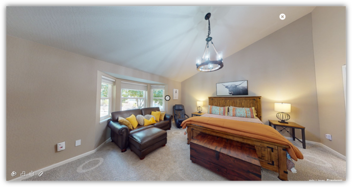 Hlavná spálňa s manželskou posteľou King a vlastnou kúpeľňou