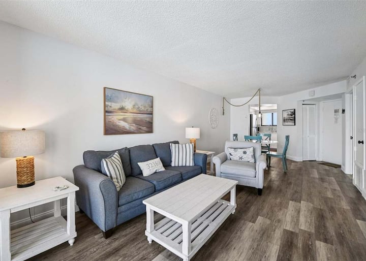 High Tide Hideaway
*Oceanfront & Pool* - New Smyrna Beach, FL