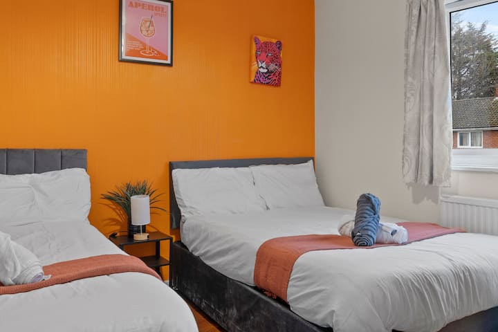 4br Fast Connections To Heathrow Airport W/parking - London, UK