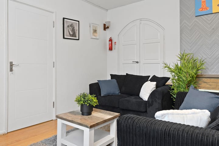 Summer 4br | Strong Wifi | Greenwich | Sleeps 11! - 에식스