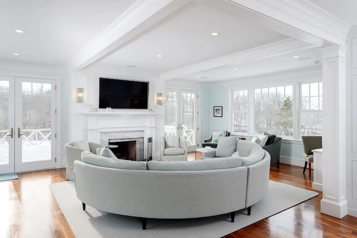 Coastal Luxury With Beach Access - Scituate, MA
