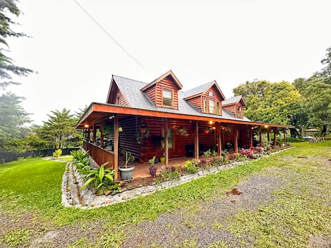Wooden cabin in the Boquete mountains