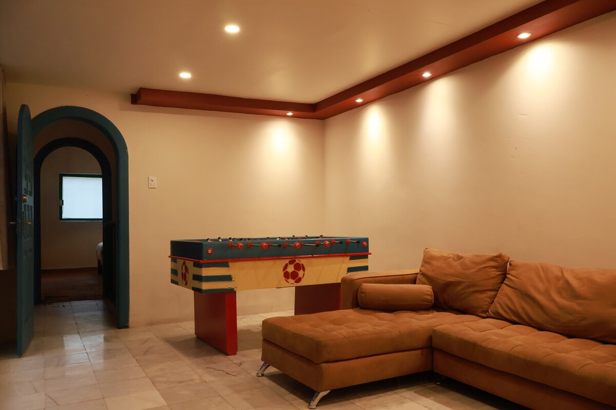 Kasava Azul: Iconic and Spacious in Roma Norte — 8 bedroom vacation rental in Mexico City