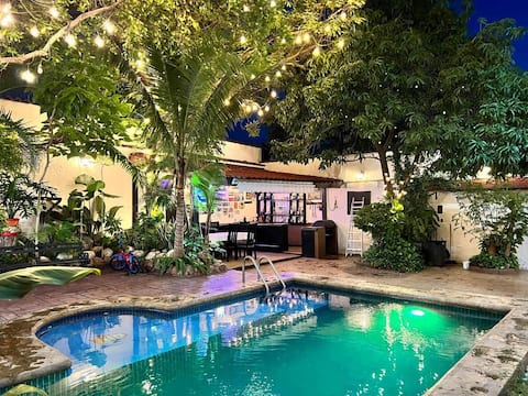 House with pool 685