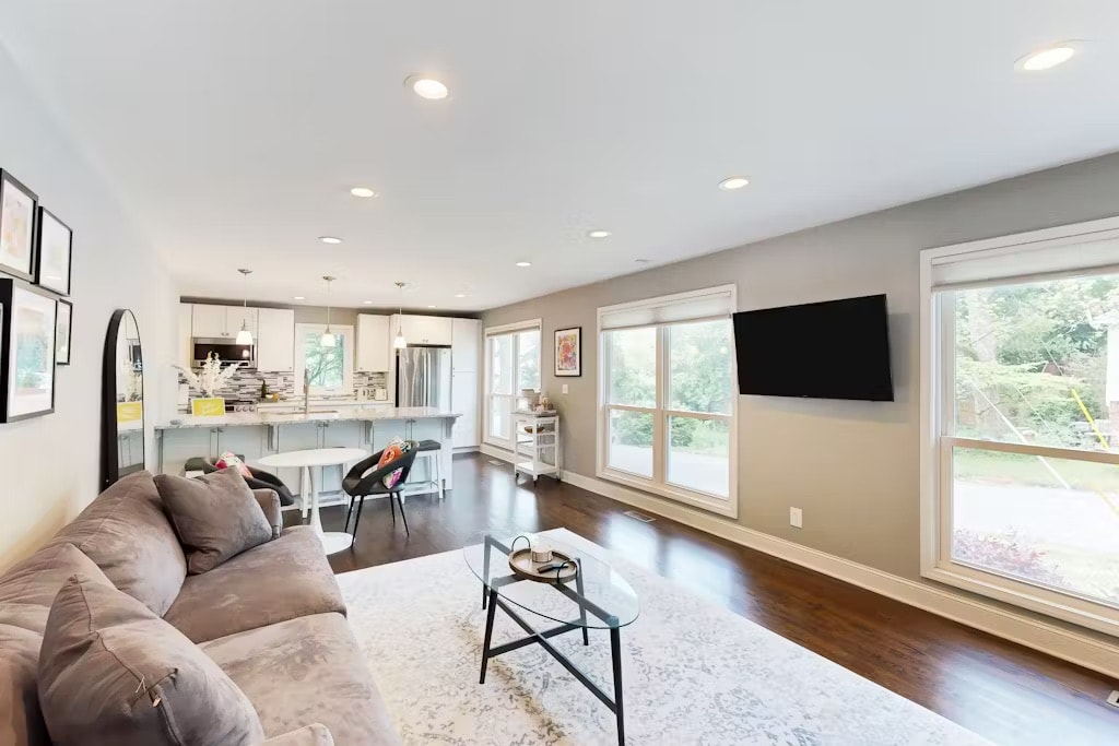 Top Airbnb: Charming bungalow in midtown in Loring Heights