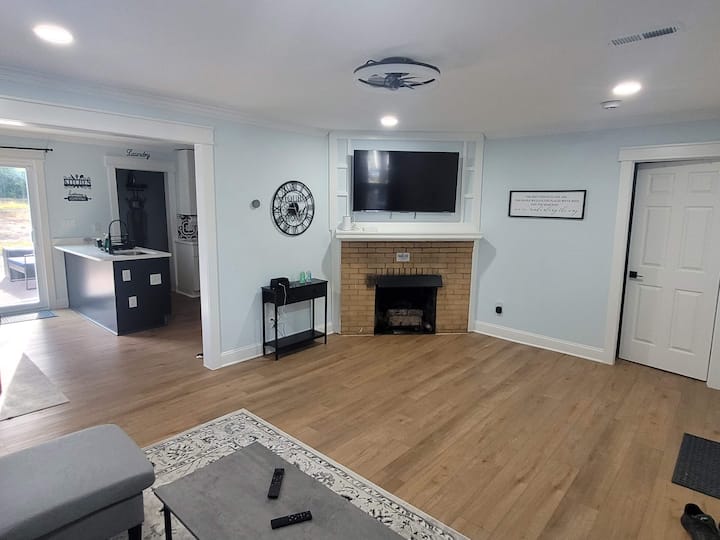 Free Parking|2br 2bth|5 Min Dtwn Durham|coffee Bar - Durham, NC