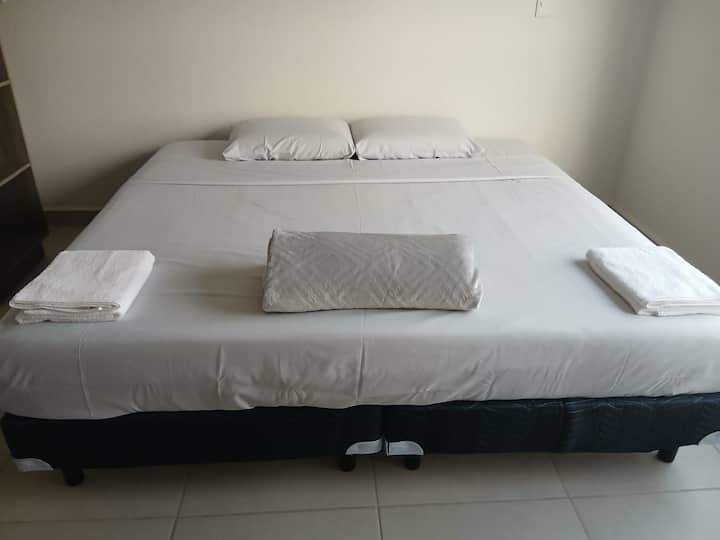 საძინებელი 4