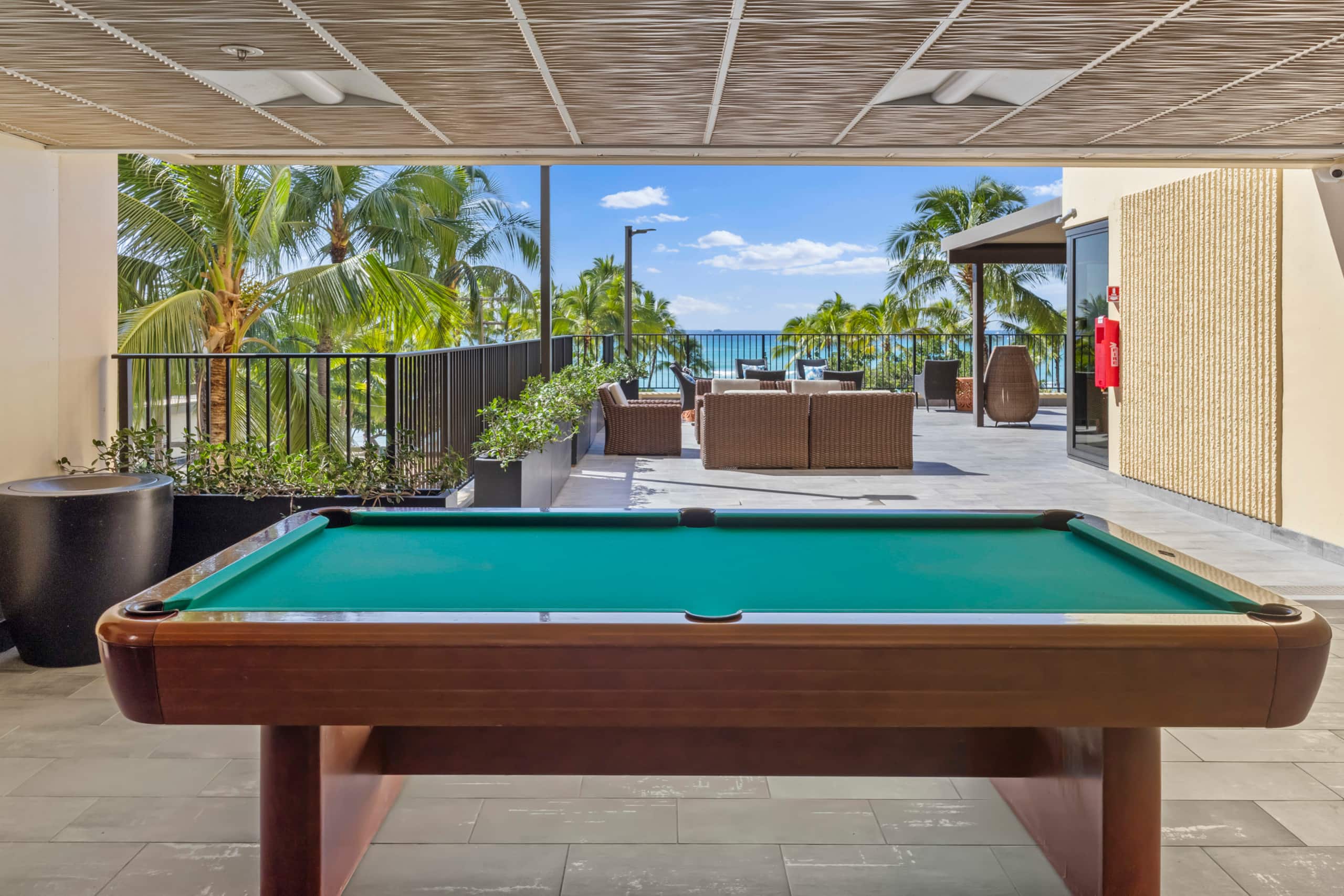 Condo in Honolulu · ★5.0 · 2 bedrooms · 5 beds · 2 private baths - Image 38