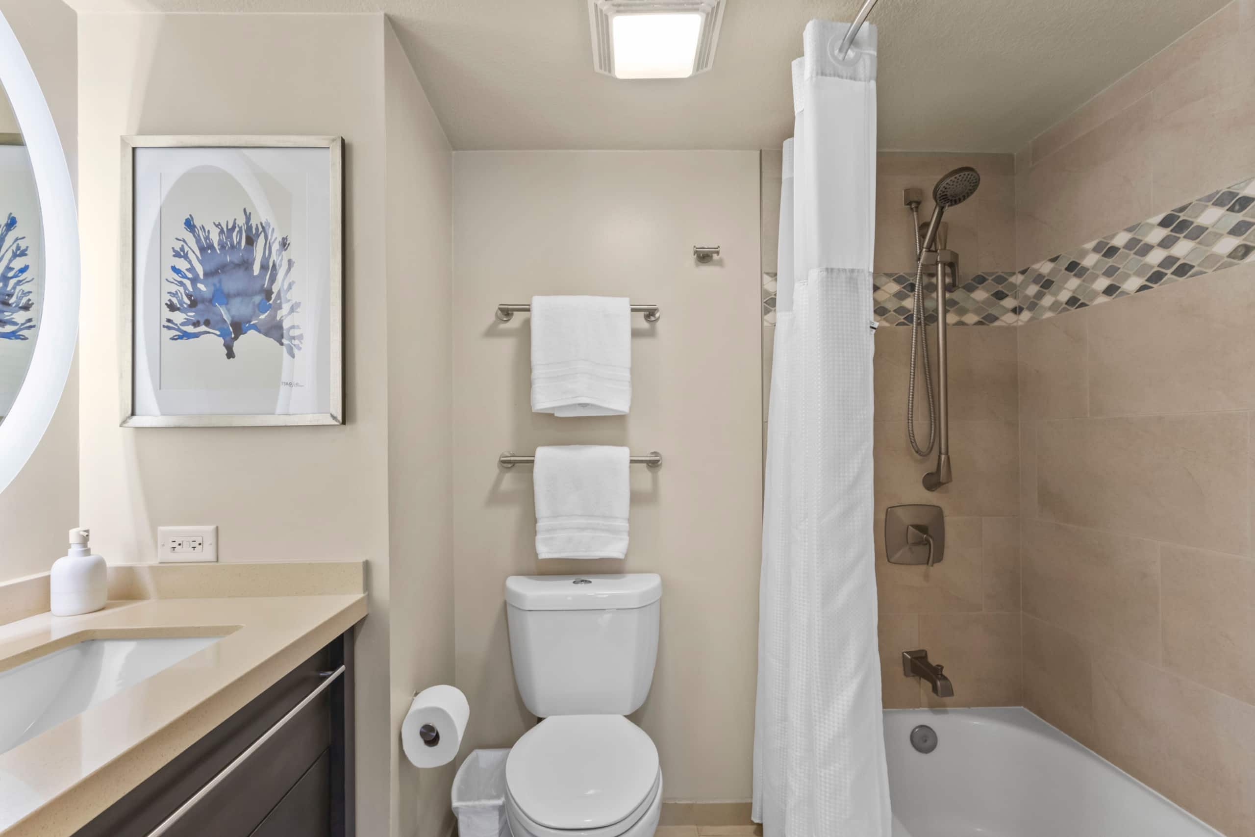 Condo in Honolulu · ★5.0 · 2 bedrooms · 5 beds · 2 private baths - Image 21