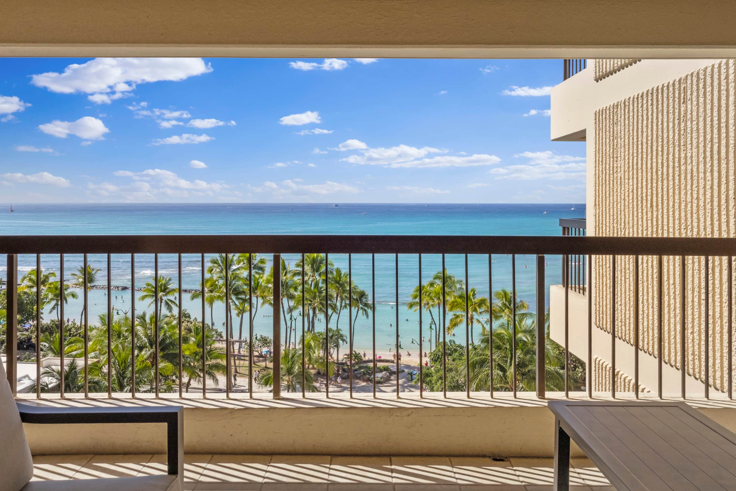 Condo in Honolulu · ★5.0 · 2 bedrooms · 5 beds · 2 private baths - Image 23