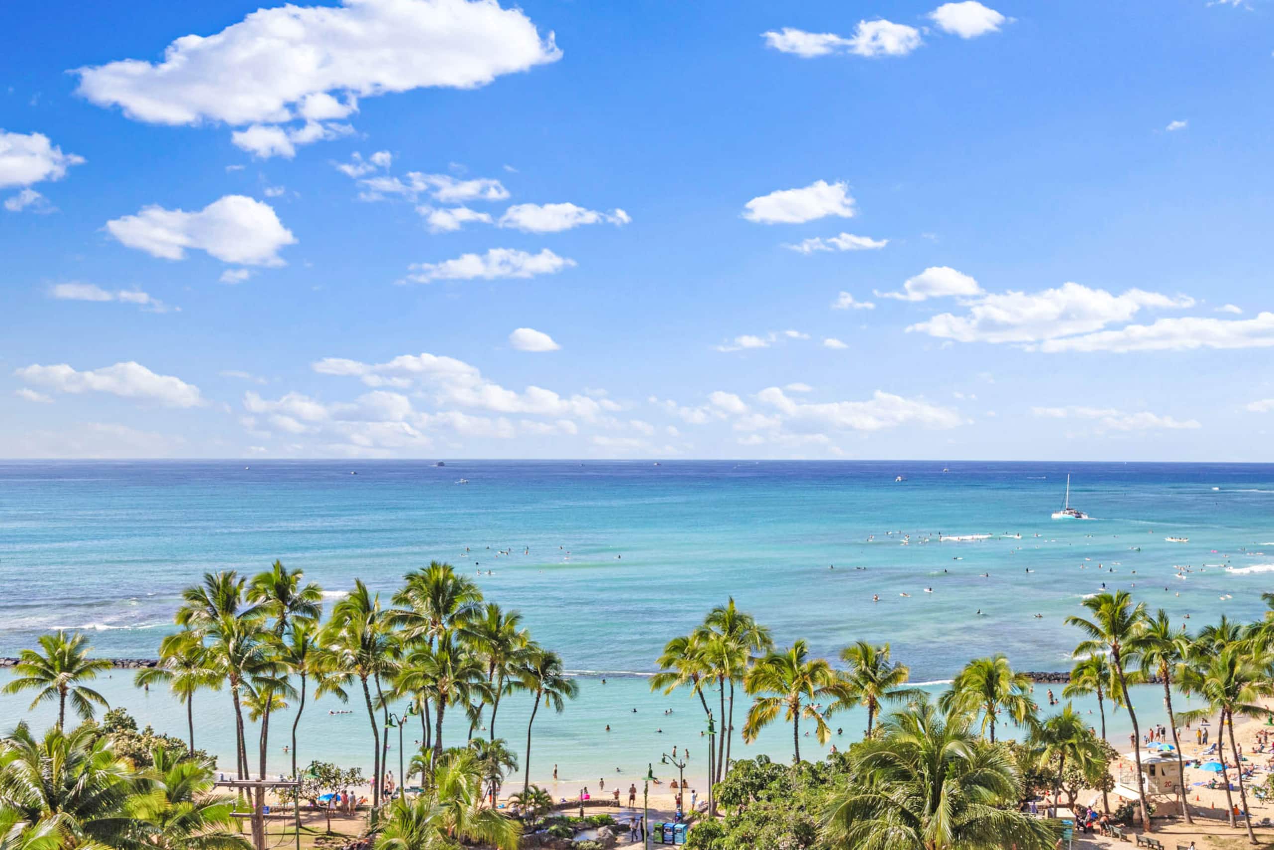 Condo in Honolulu · ★5.0 · 2 bedrooms · 5 beds · 2 private baths - Image 1