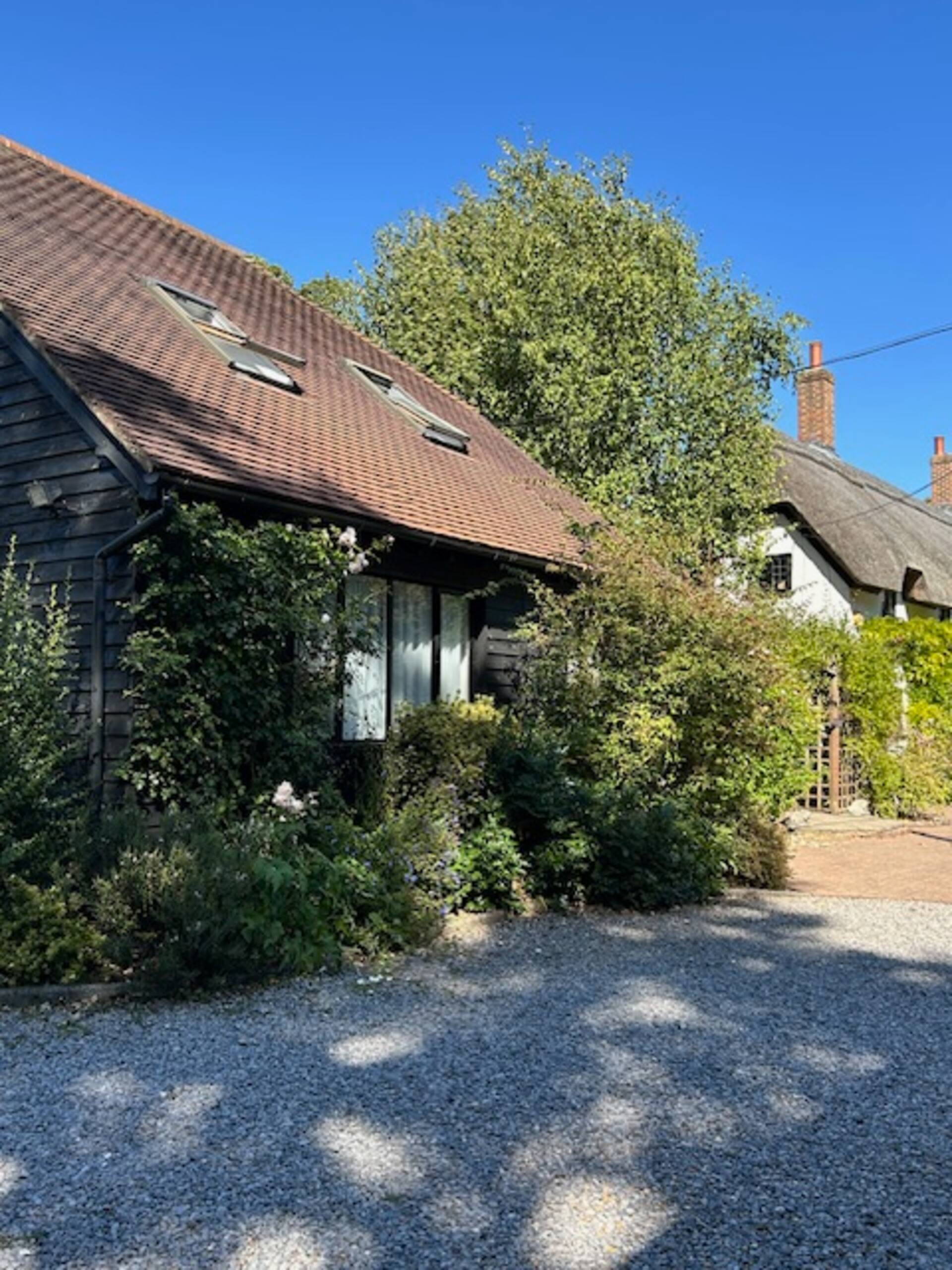 Comfy well-equipped annexe