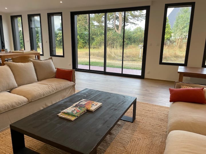 Large house at the foot of the dunes & close to the beaches