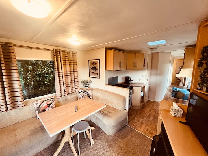 Spacious Caravan, Dog Friendly, Local Country Pub. - Worcestershire
