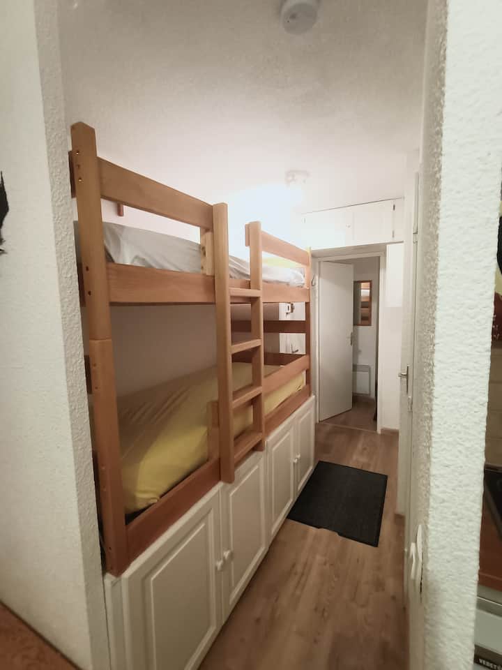 საძინებელი 1