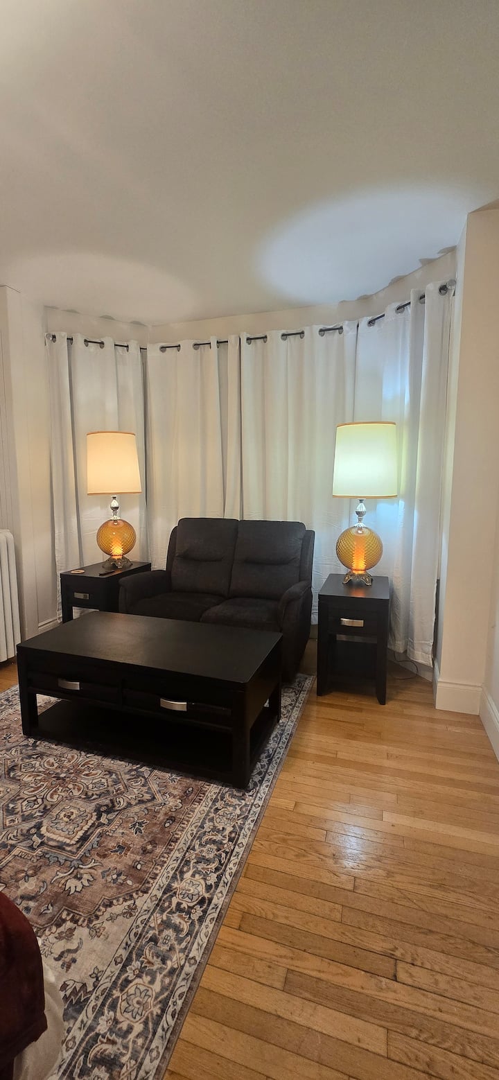 Large Studio (500sqft) In Uptown Waterloo. - St. Jacobs