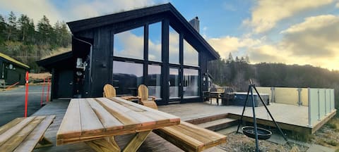 Pleasant cabin with great views. Wifi. Dog ok