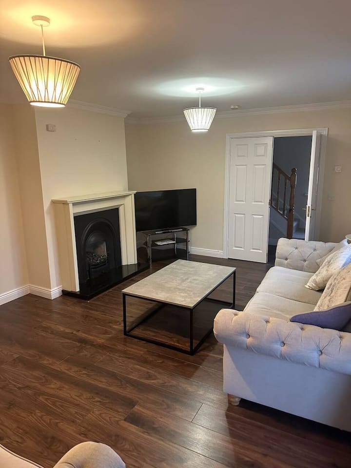 Cas-ke1 Newbridge 6br House Sleeps 6 - Kildare