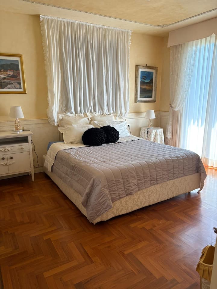 Guest House Fiore Di Loto: Camera Deluxe "Parigi" - Castiglion Fiorentino