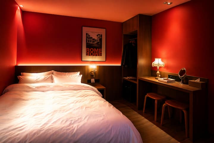 Stay Near Seomyeon & Jeonpo Cafe Street - Busan