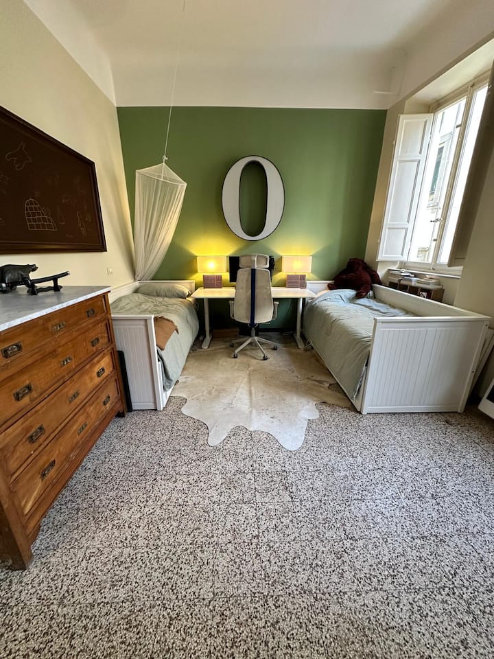 საძინებელი 1