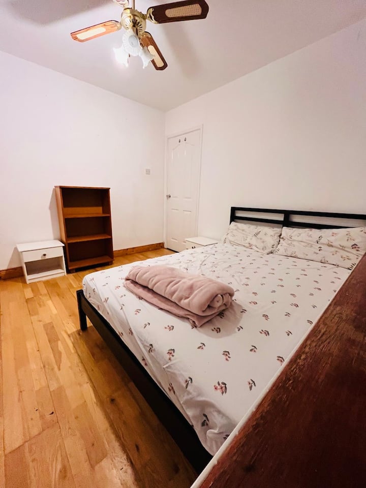 Double Lovely Room - Dublin