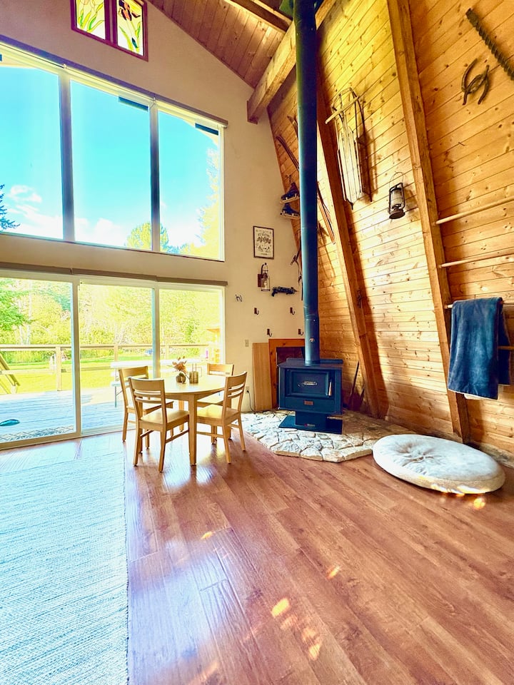 Mountain House Getaway- Ev Charger & Hot Tub! - Easton, WA