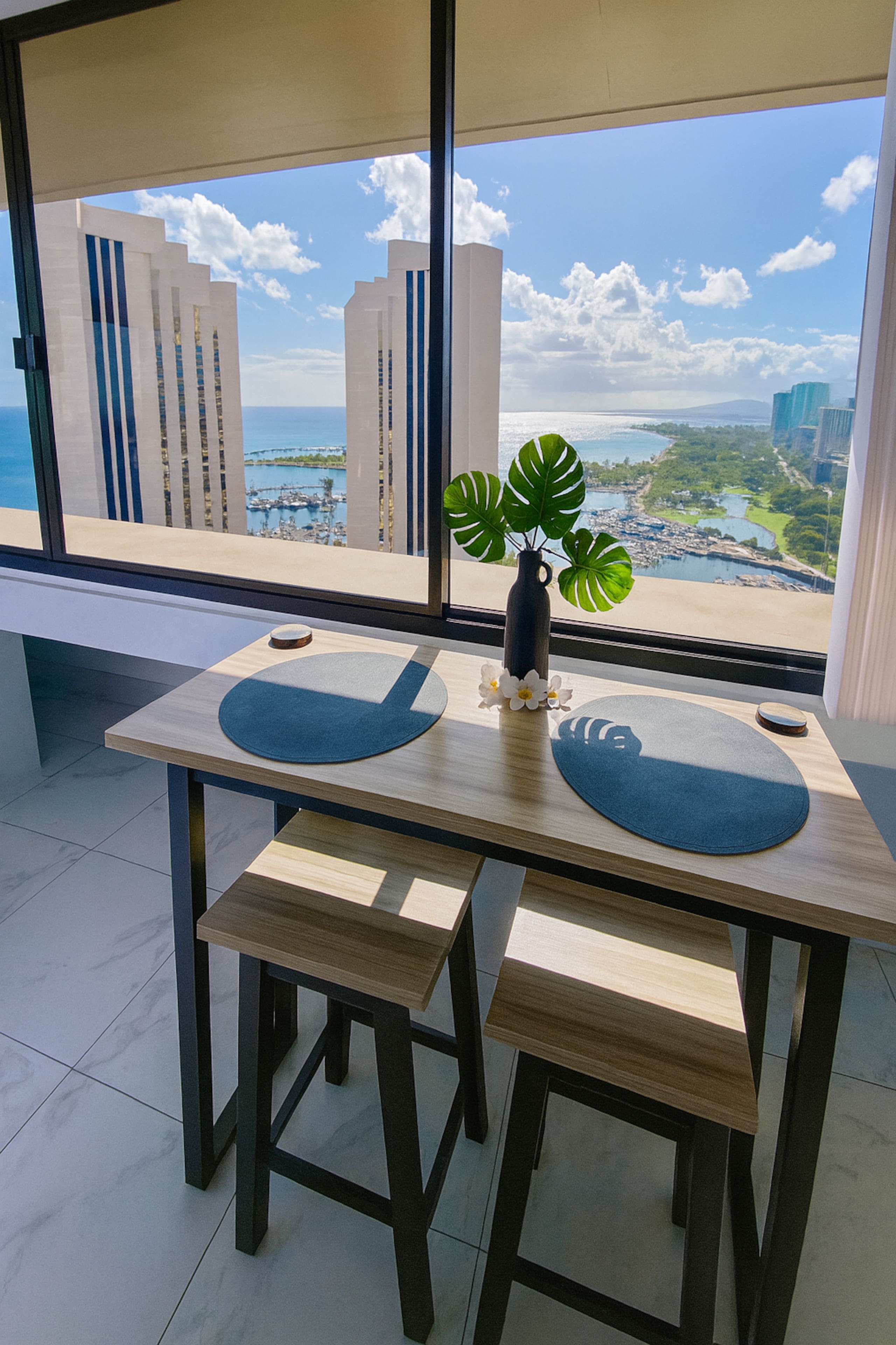 Condo in Honolulu · ★4.69 · 1 bedroom · 2 beds · 1 private bath - Image 1