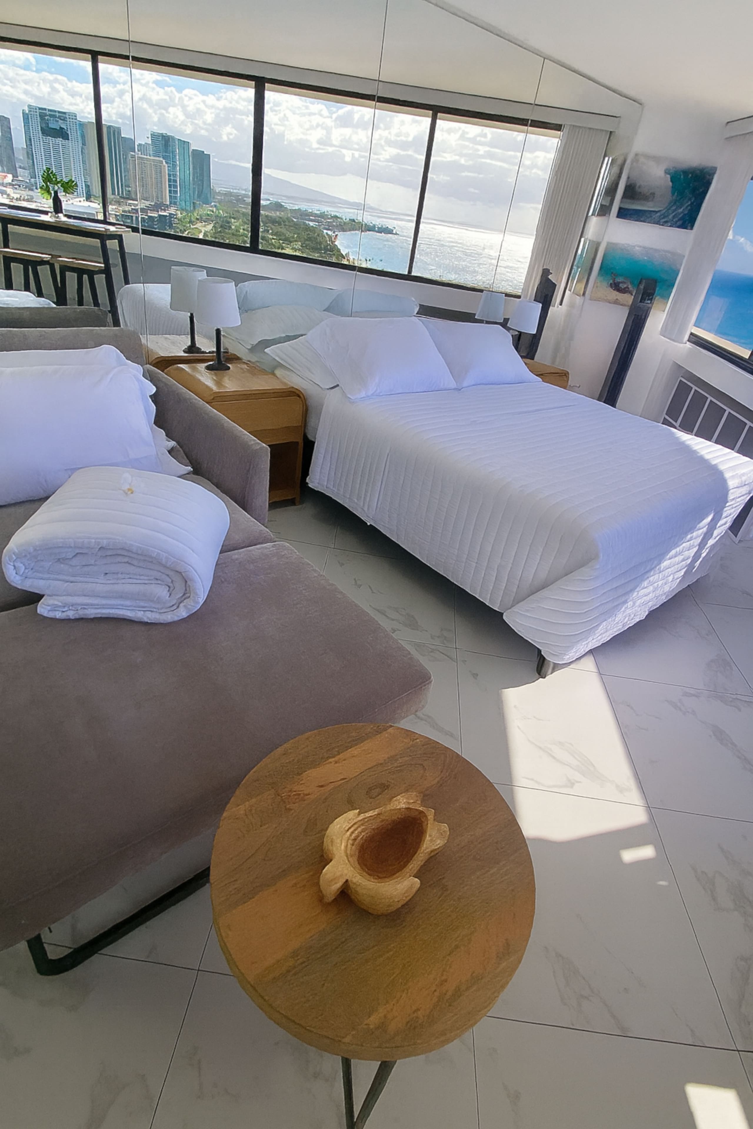 Condo in Honolulu · ★4.69 · 1 bedroom · 2 beds · 1 private bath - Image 33