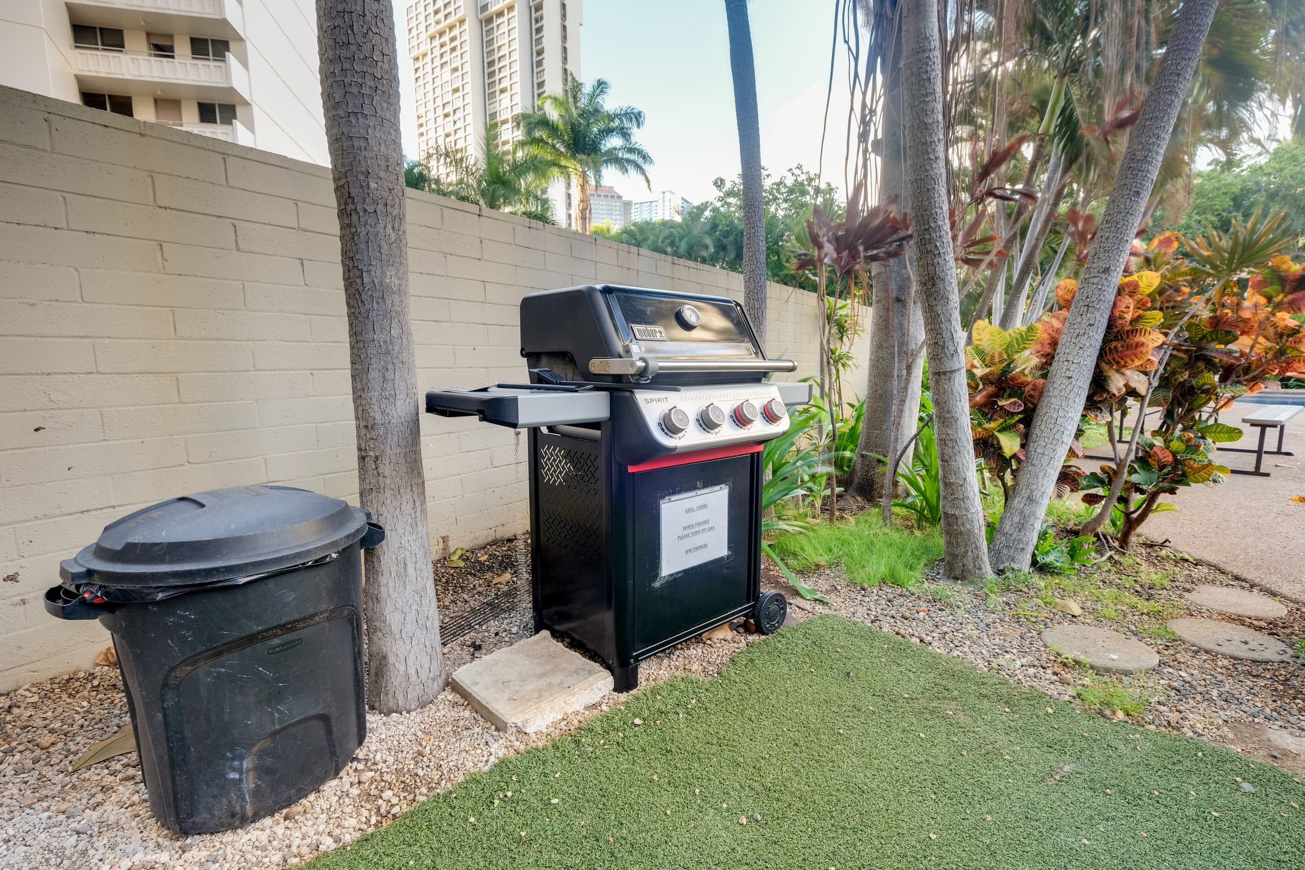 Condo in Honolulu · ★4.69 · 1 bedroom · 2 beds · 1 private bath - Image 43
