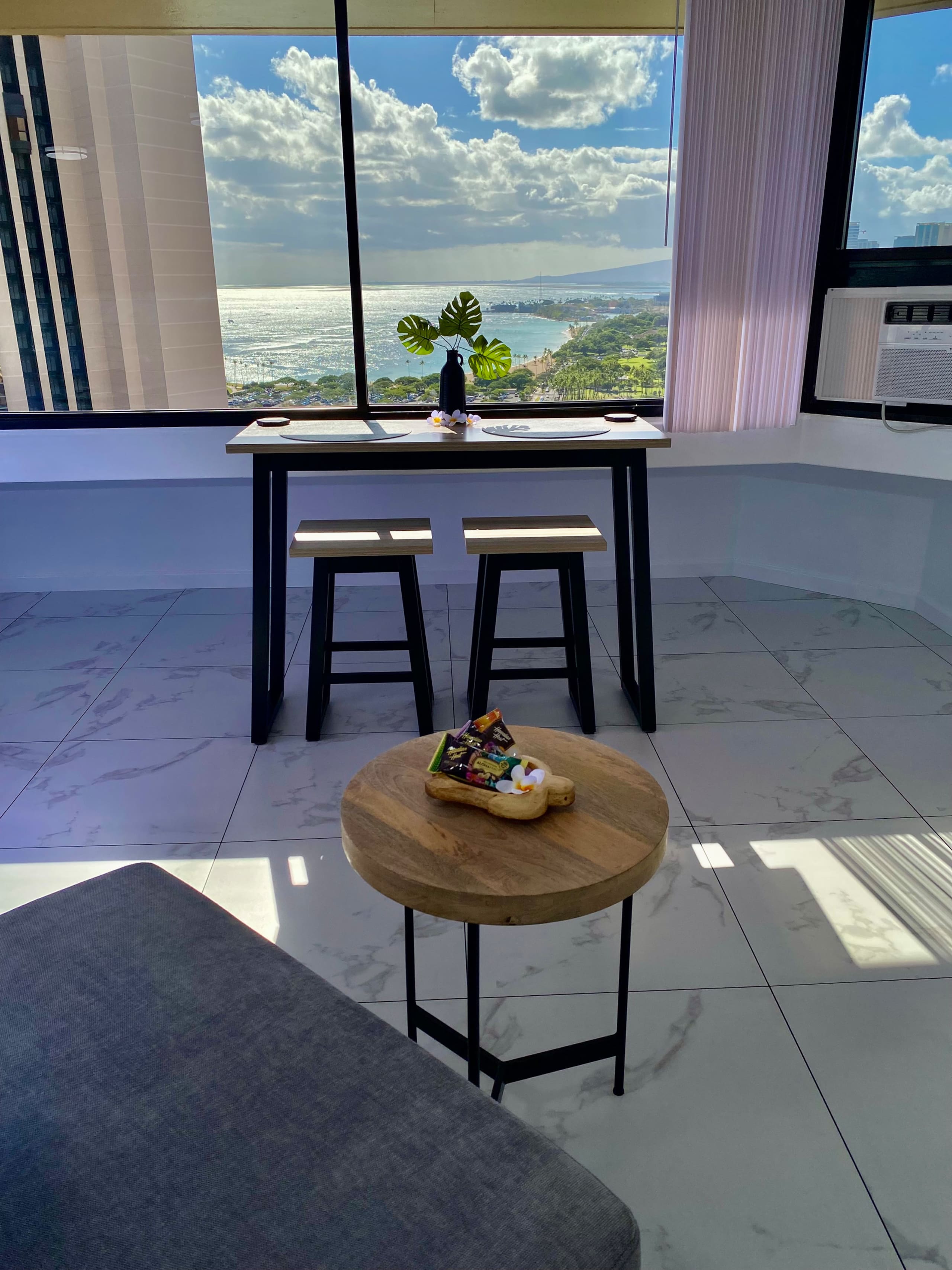 Condo in Honolulu · ★4.69 · 1 bedroom · 2 beds · 1 private bath - Image 6
