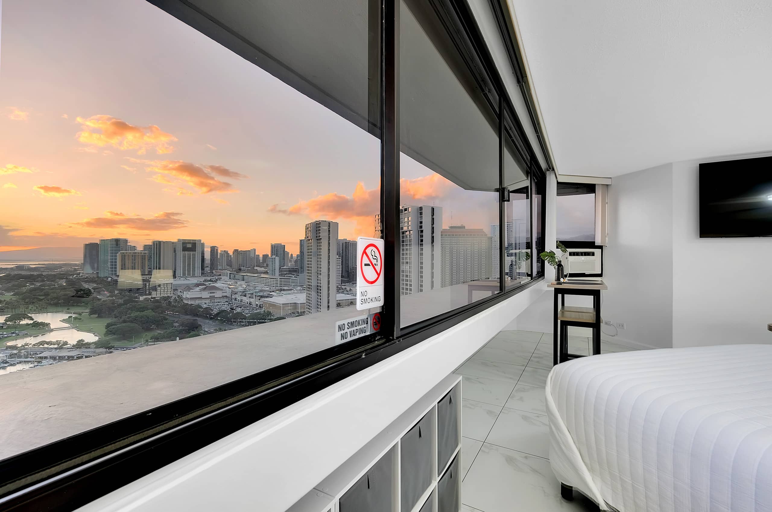 Condo in Honolulu · ★4.69 · 1 bedroom · 2 beds · 1 private bath - Image 22