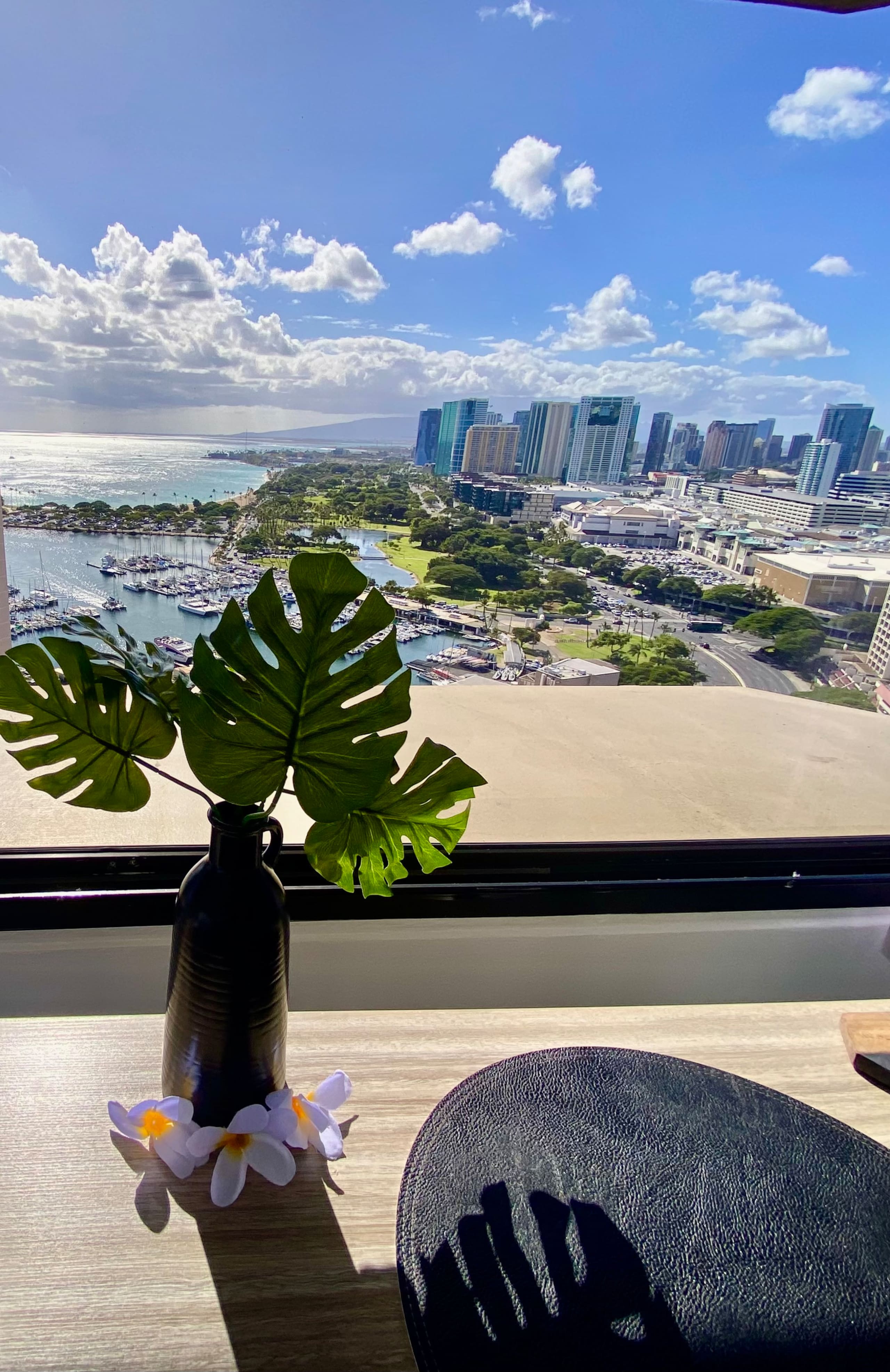 Condo in Honolulu · ★4.69 · 1 bedroom · 2 beds · 1 private bath - Image 16