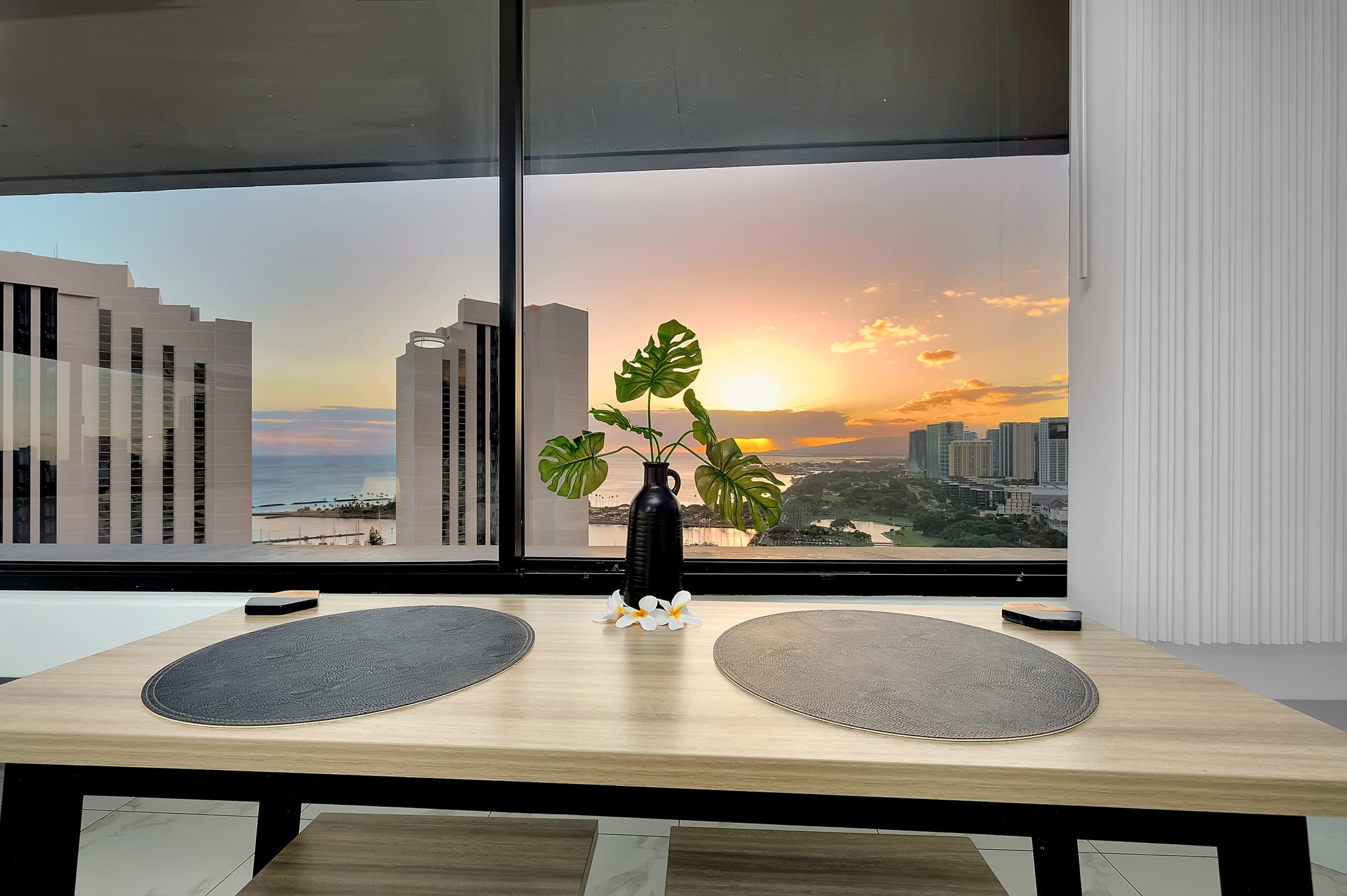 Condo in Honolulu · ★4.69 · 1 bedroom · 2 beds · 1 private bath - Image 13