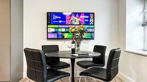 Modern 3 Bedroom Apartment