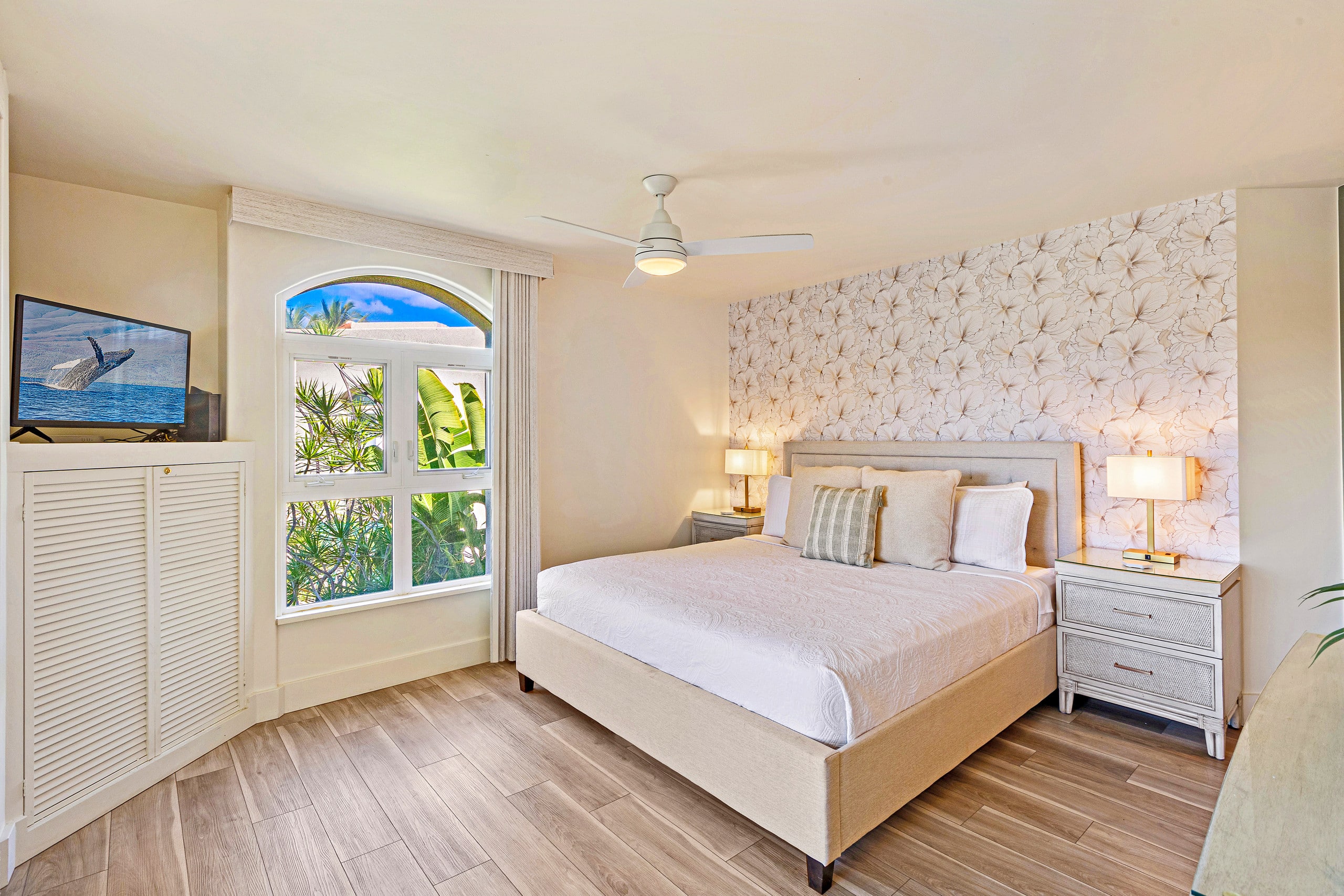 Chic Coastal Living in the Heart of Wailea - Image 19