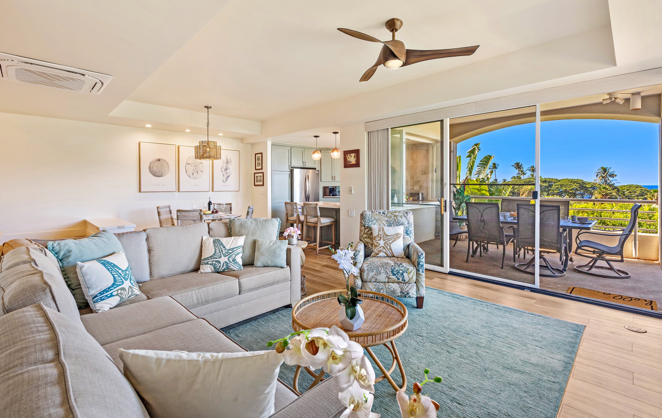 Chic Coastal Living in the Heart of Wailea - Image 3