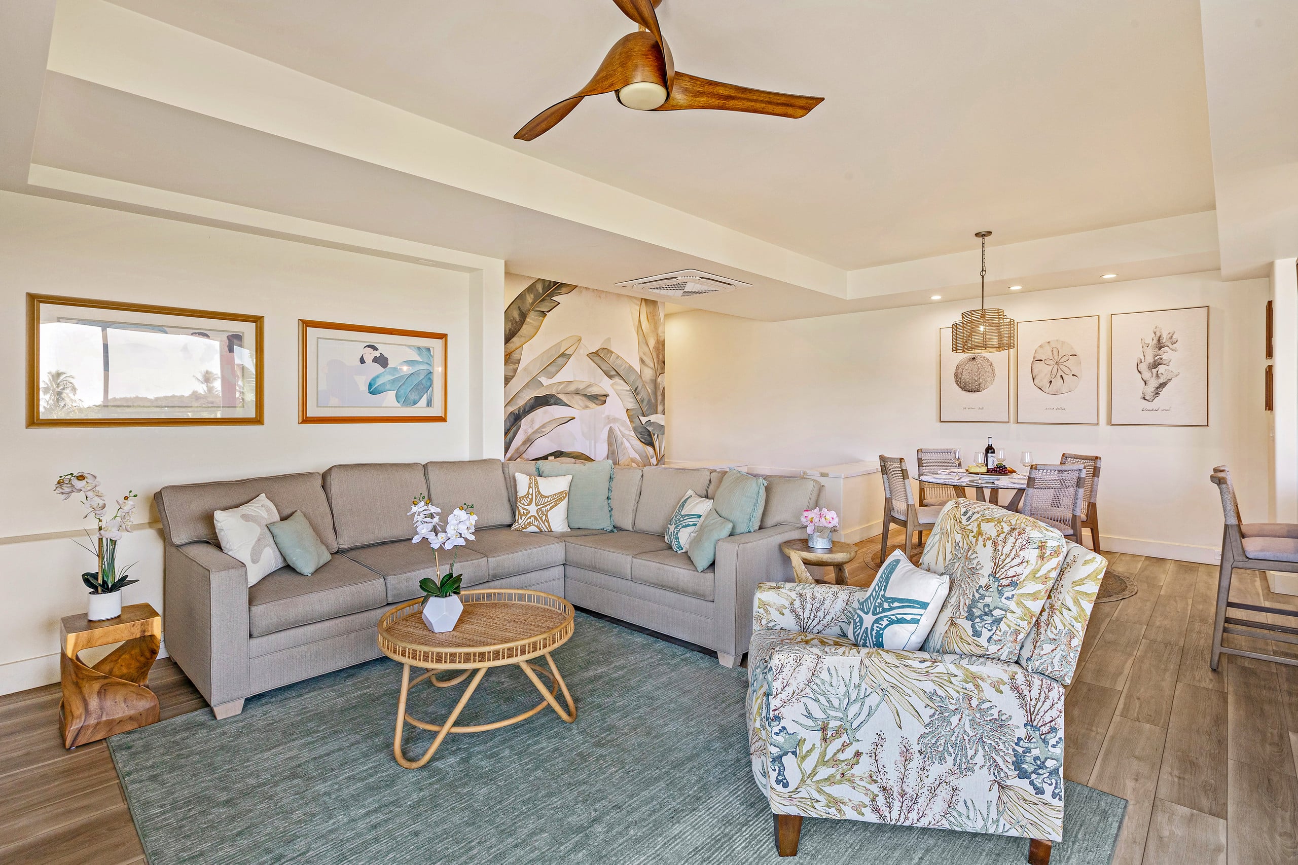 Chic Coastal Living in the Heart of Wailea - Image 4