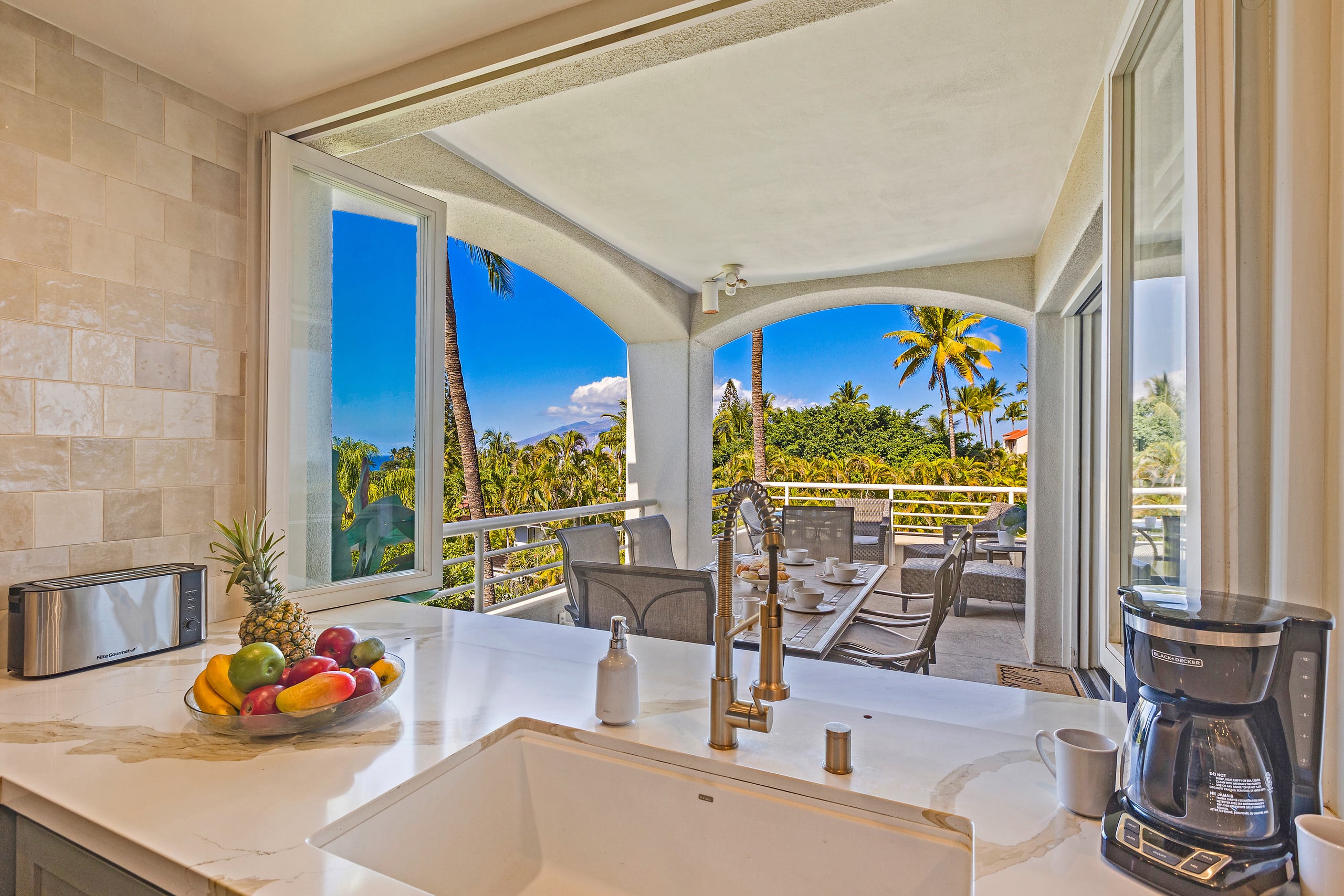Chic Coastal Living in the Heart of Wailea - Image 13