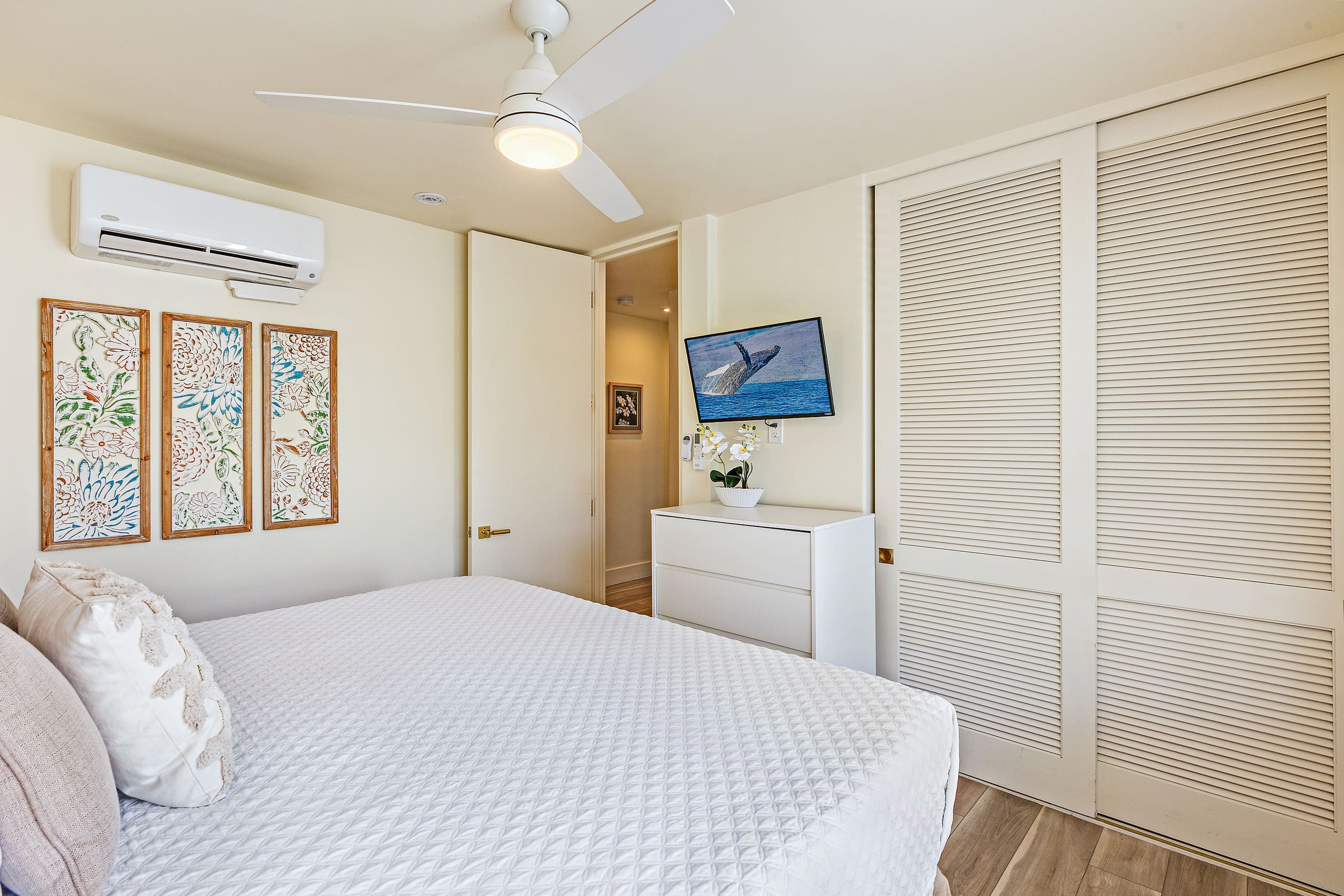 Chic Coastal Living in the Heart of Wailea - Image 26