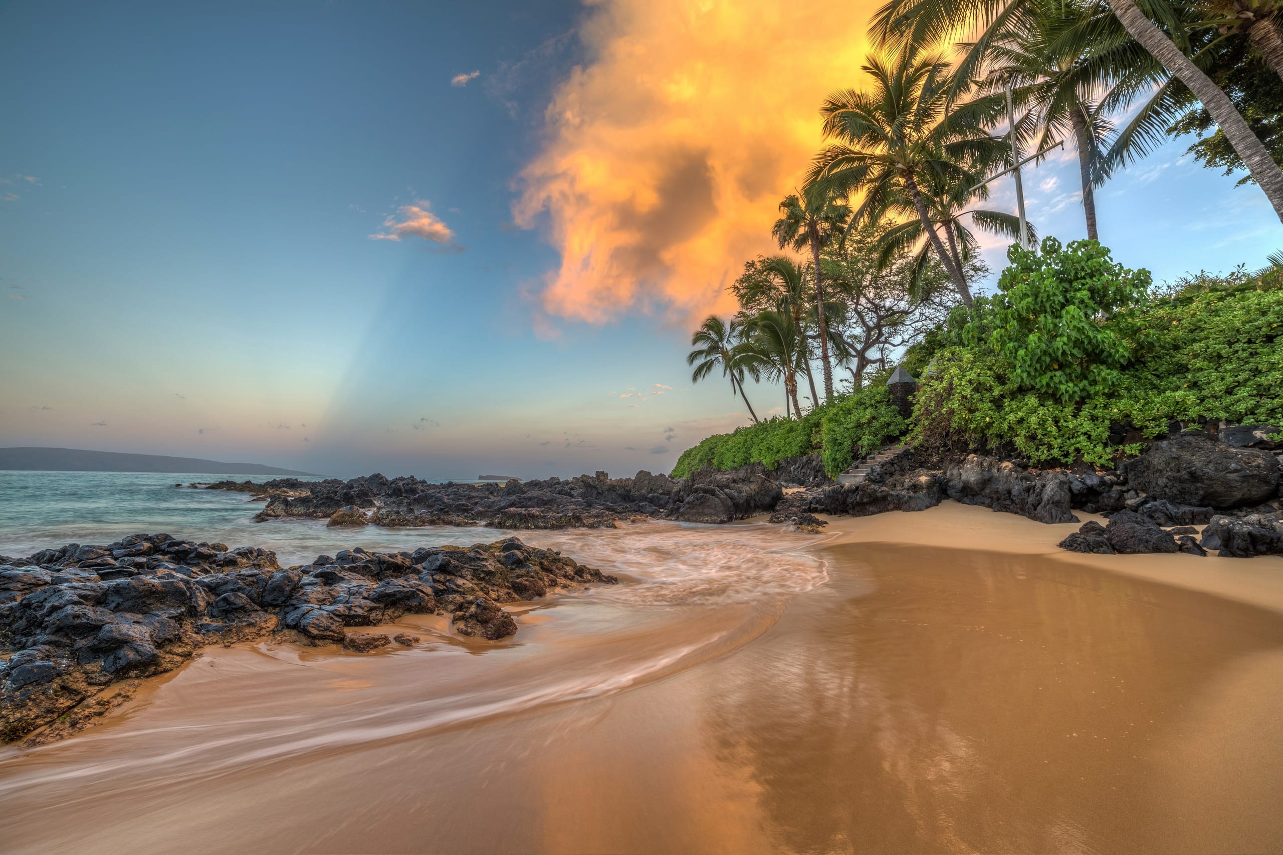 Chic Coastal Living in the Heart of Wailea - Image 51